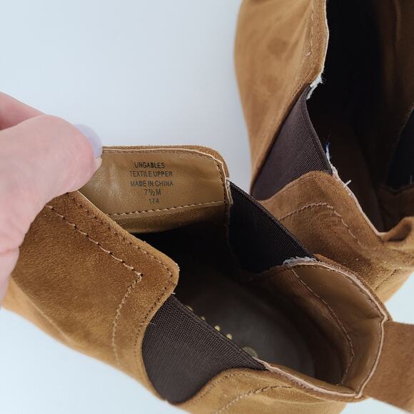 Unisa golden brown faux suede ankle booties, size 7.5 - Picture 7 of 8
